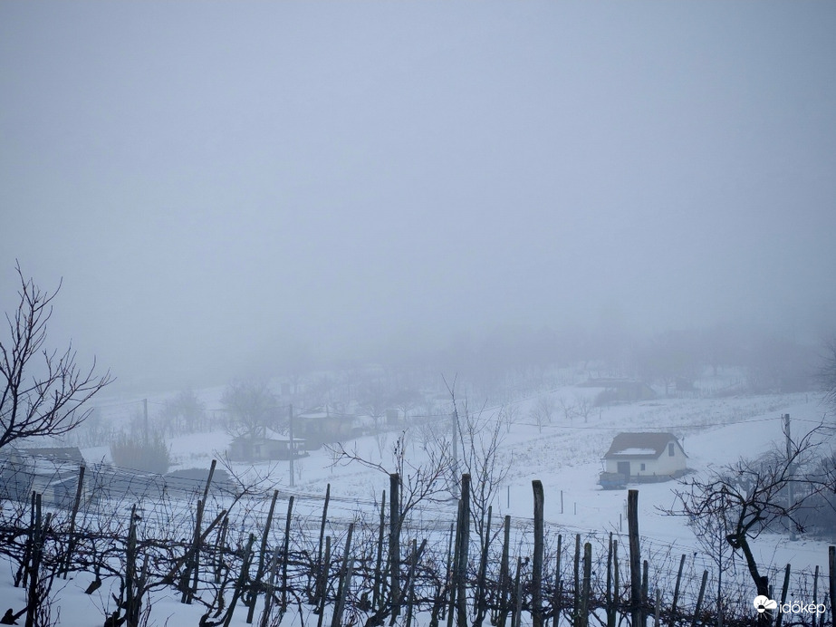 Ködös. 