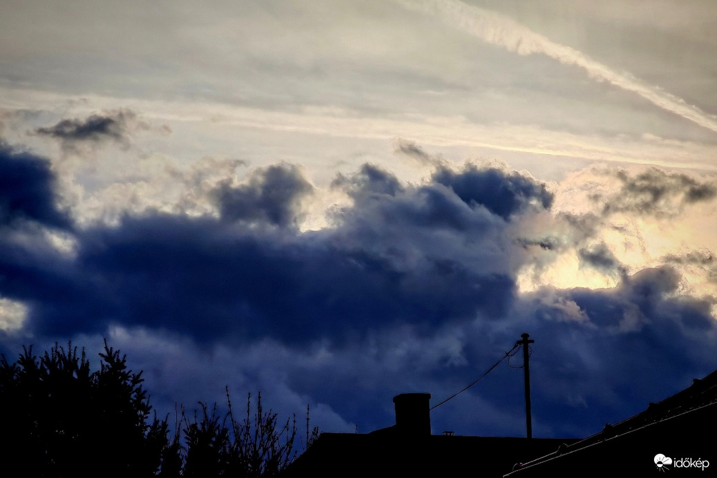 Durva felhőzet. 