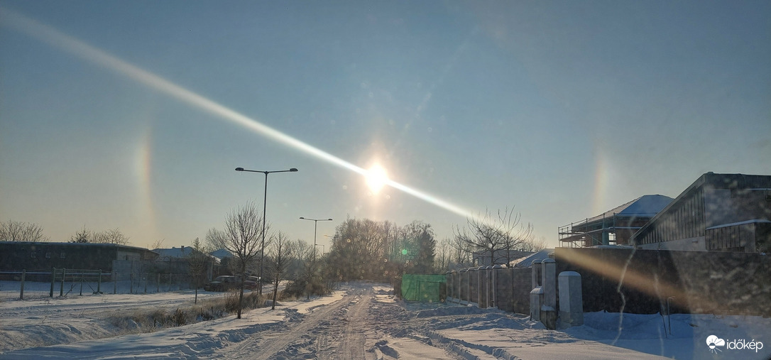 Szivárványos reggeli napkorong