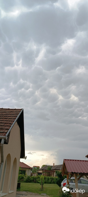 Mammatusok zivatar után