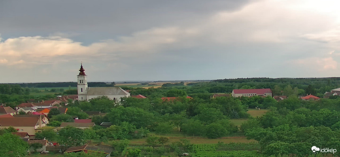 Esztár