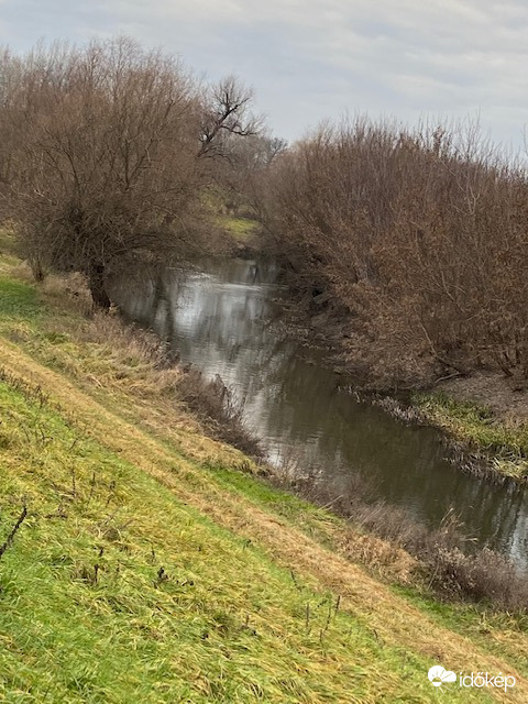 Zagyva, borús vasárnap délután