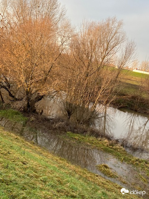 Emelkedik a Zagyva vízszintje 