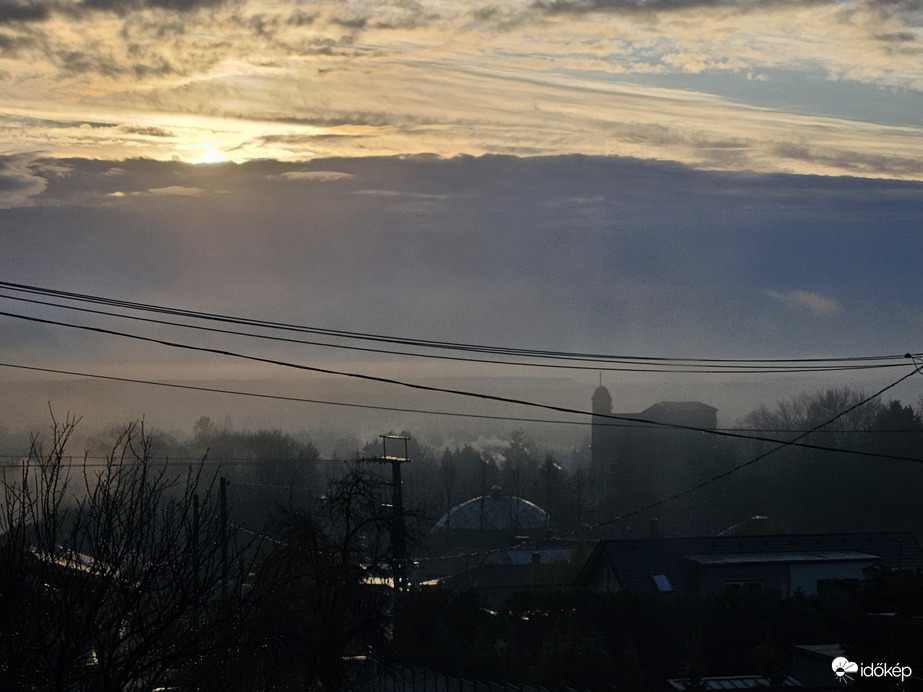 Kőszegen a ködöt legyőzi a nap