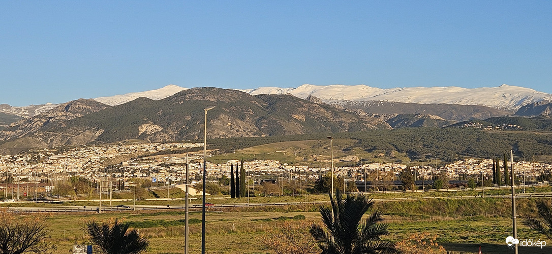 Granada, Sierra Nevada, tél és nyár egy képen