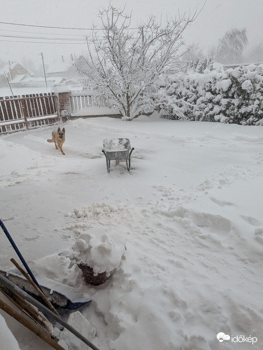Köszeg Fő tér intenziv havazással3