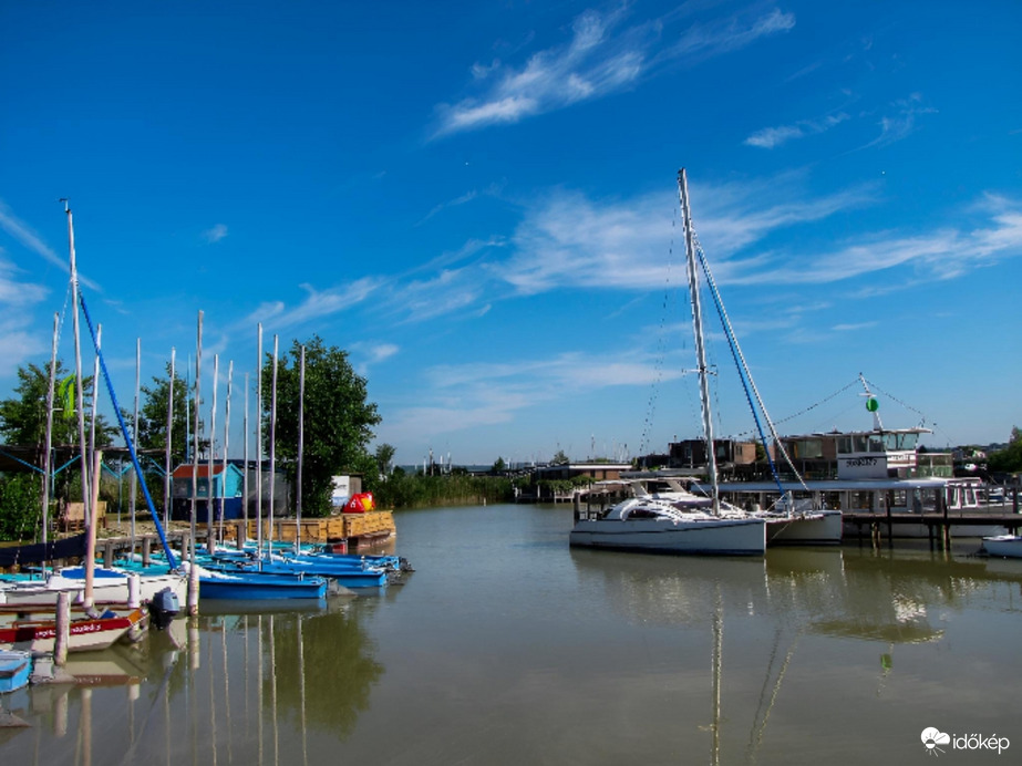 A fátyolos Fertő-tó