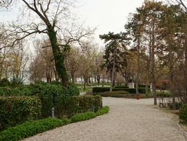 A Tagore-sétány felé