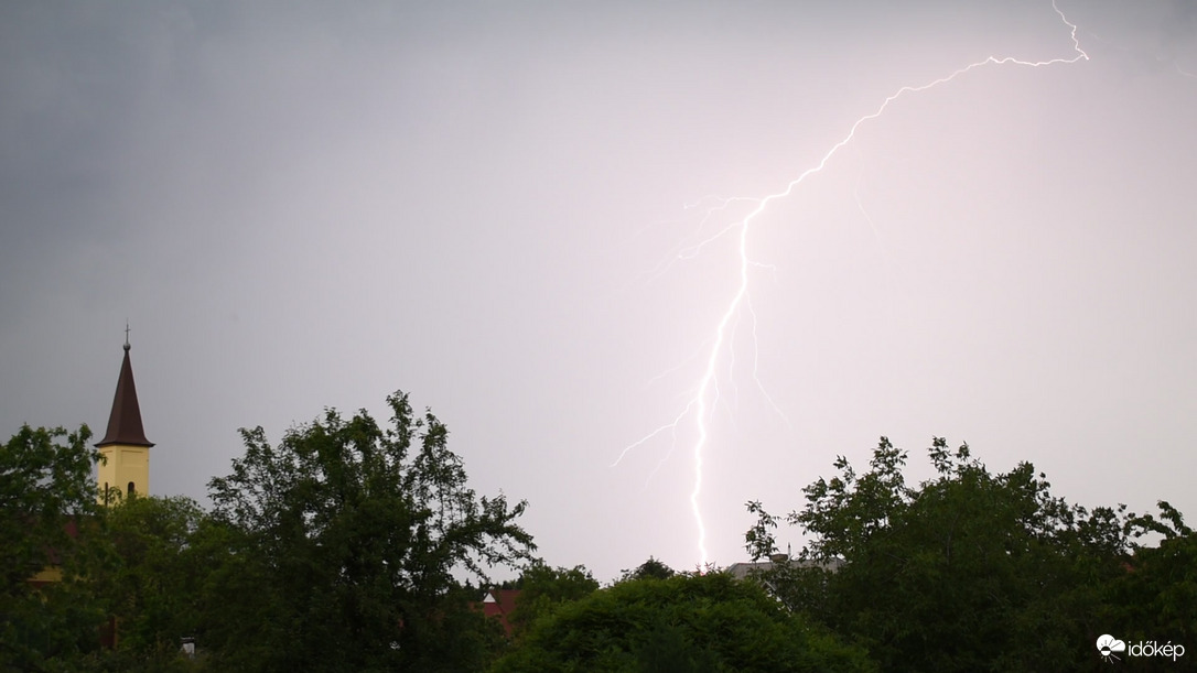 Látványos villám show 