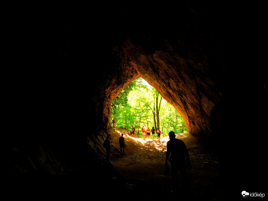 Istálóskői-barlang