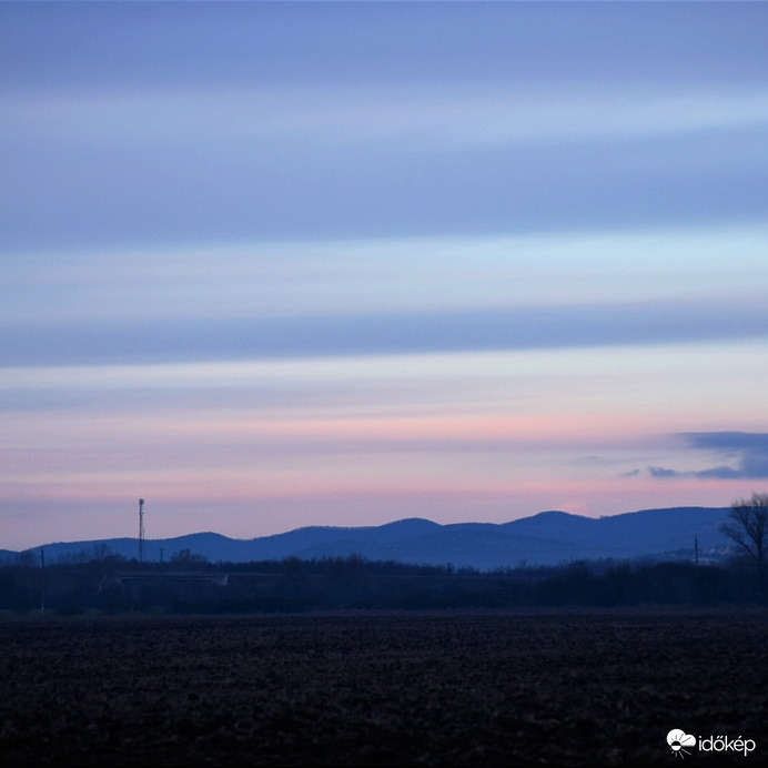 Hideg januári naplemente 
