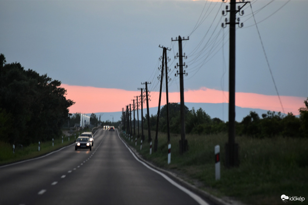 Sorakozó napnyugta előtt