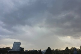 Mai esőfüggöny 2