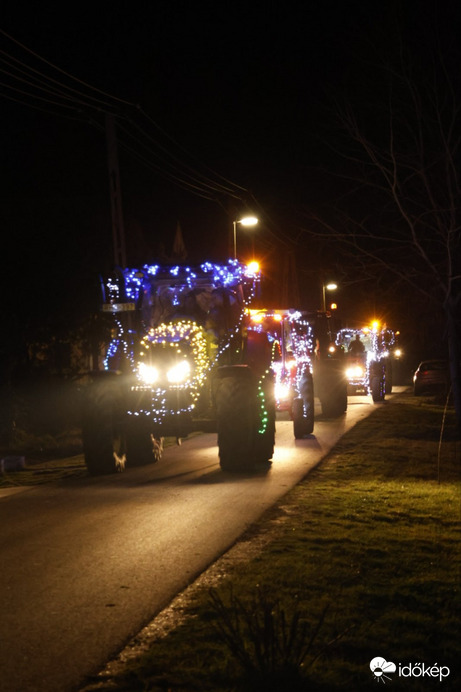 Mai Furtai traktoros felvonulás:) 6