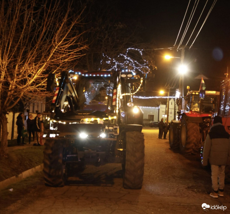 Mai Furtai traktoros felvonulás:) 4