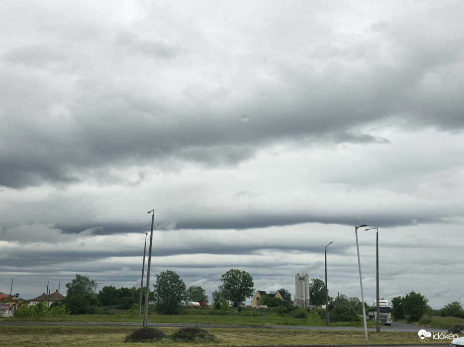 Mai érdekes és egyben szép felhők