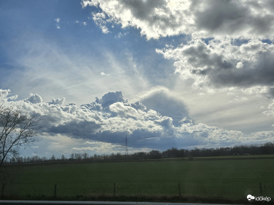 Mai felhő:)
