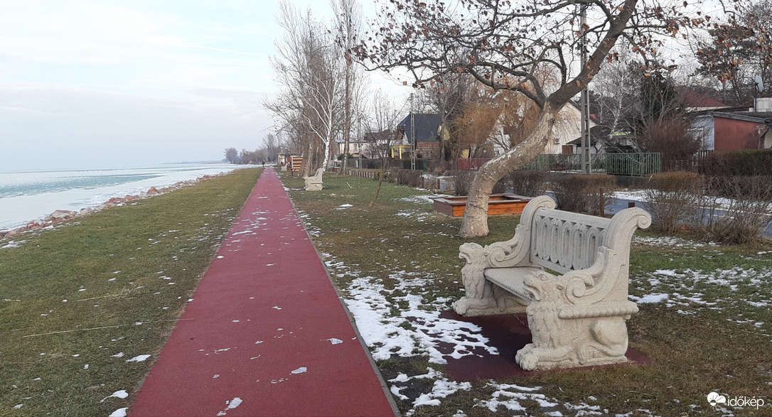 Téli Balaton-part