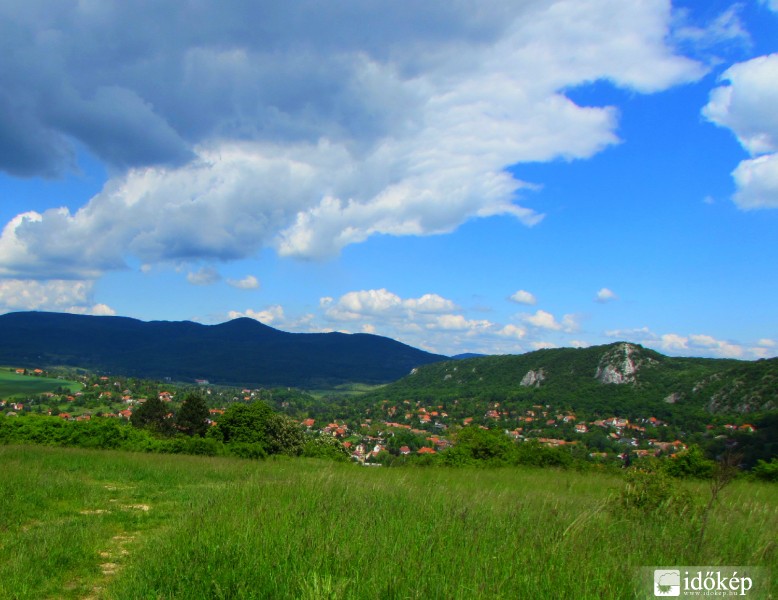 Felhők árnyékában