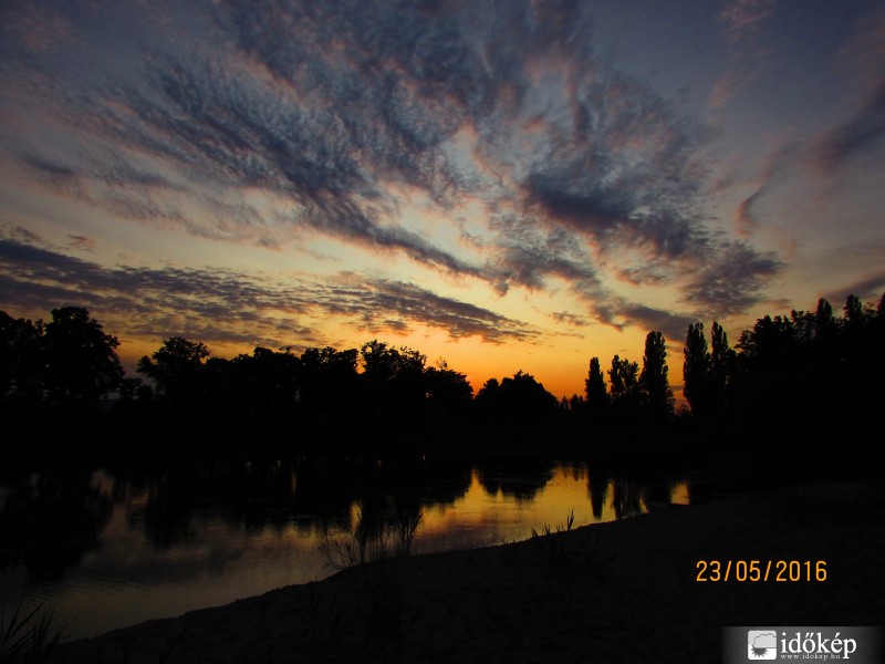 esteledik a Csörge tónál