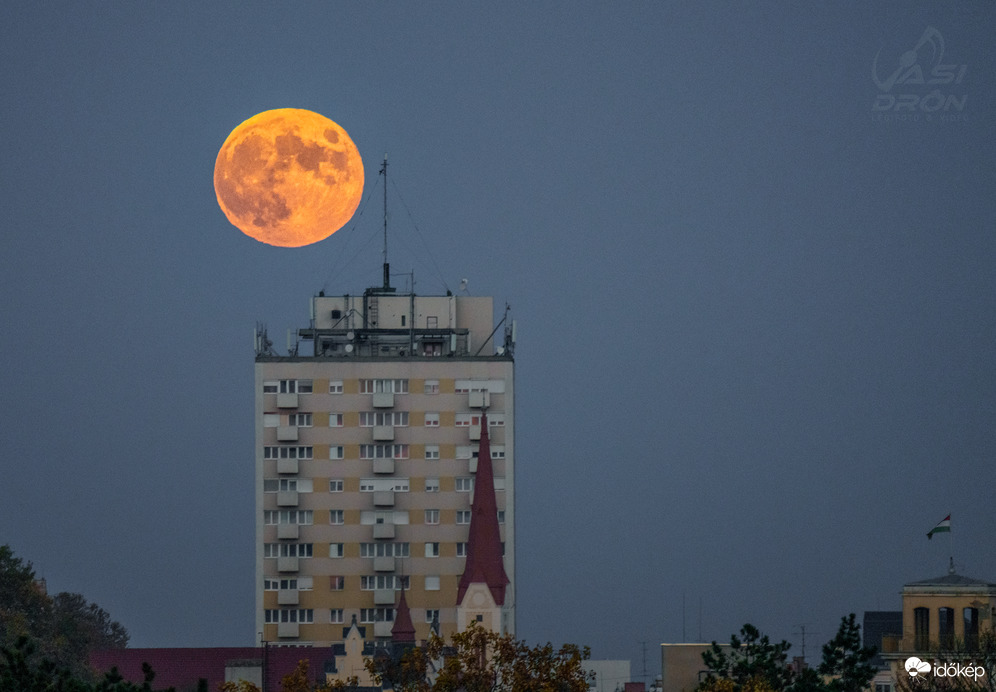 Holdkelte Szombathelyen, 16.35-kor.