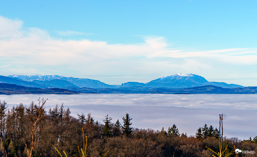 A Schneeberg ilyen szépen látszódott ma délután a Kendig csúcsról.