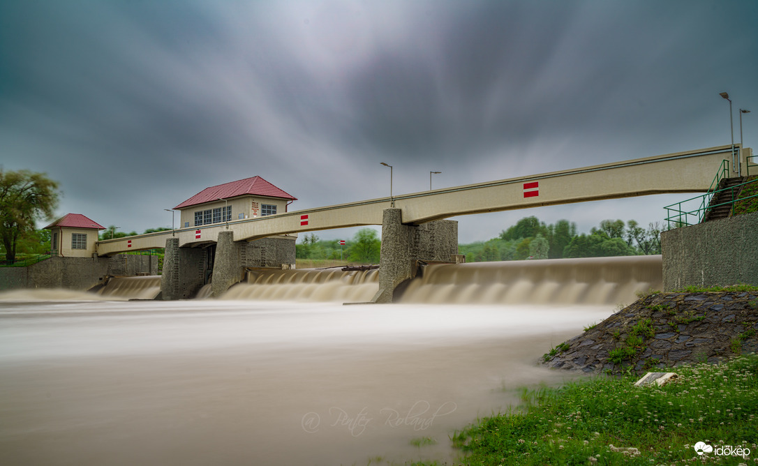 Ahol a víz az úr. Nick műgát a Rába folyón.
