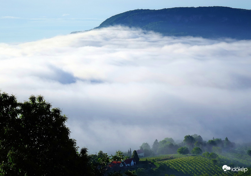 Pazar látványt nyújtó gyönyörű reggel!  Szent György-hegyről csodálva..  Balaton 2018-05-16