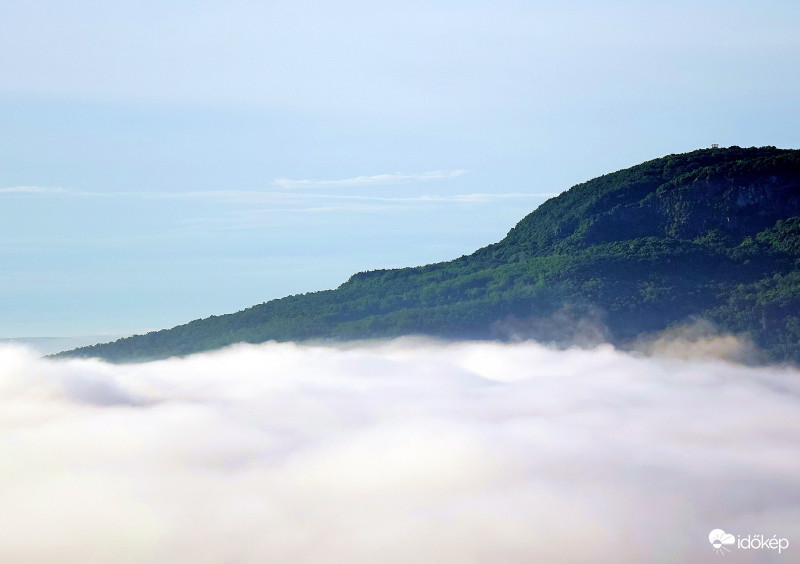Pazar látványt nyújtó gyönyörű reggel!  Szent György-hegyről csodálva..  Balaton 2018-05-16