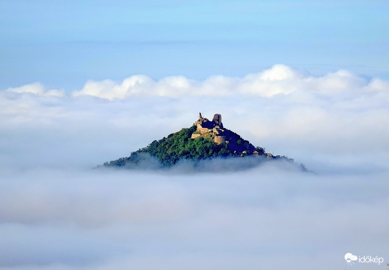 Pazar látványt nyújtó gyönyörű reggel!  Szent György-hegyről csodálva..  Balaton 2018-05-16