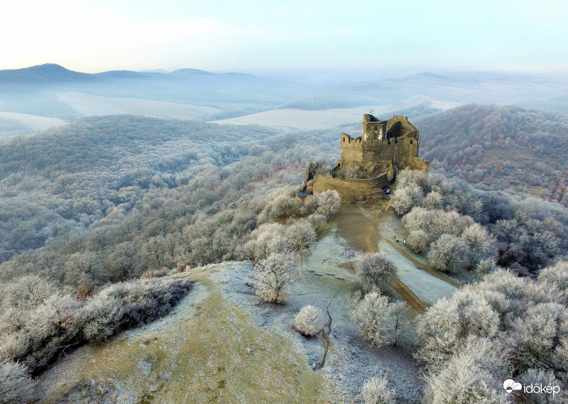 Gyönyörű reggel Hollókő váránál, Nógrád megye , 2017-12-20