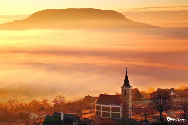 A mai reggeltől kívánni sem lehetne szebbet..  Látvány a Szent György-hegyről. 2019.01.30. Balaton 