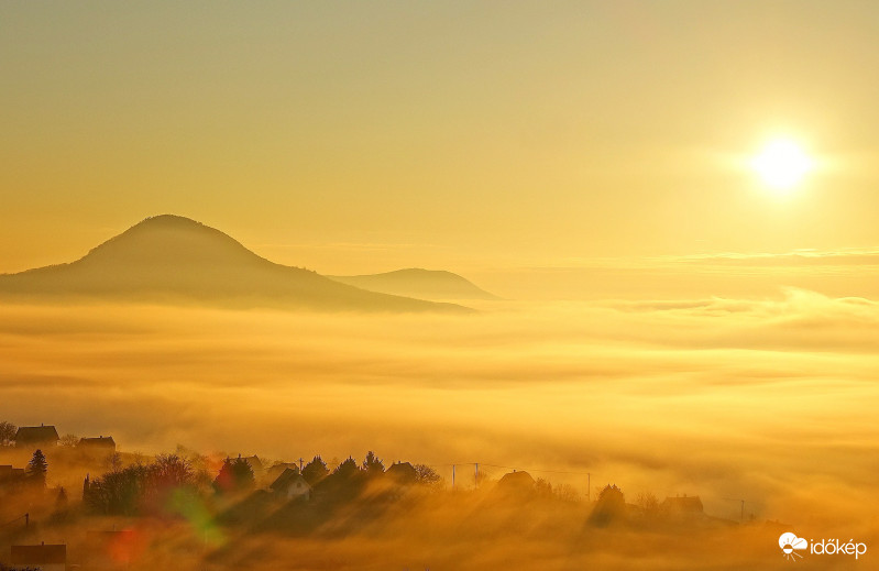 A mai reggeltől kívánni sem lehetne szebbet..  Látvány a Szent György-hegyről. 2019.01.30. Balaton 