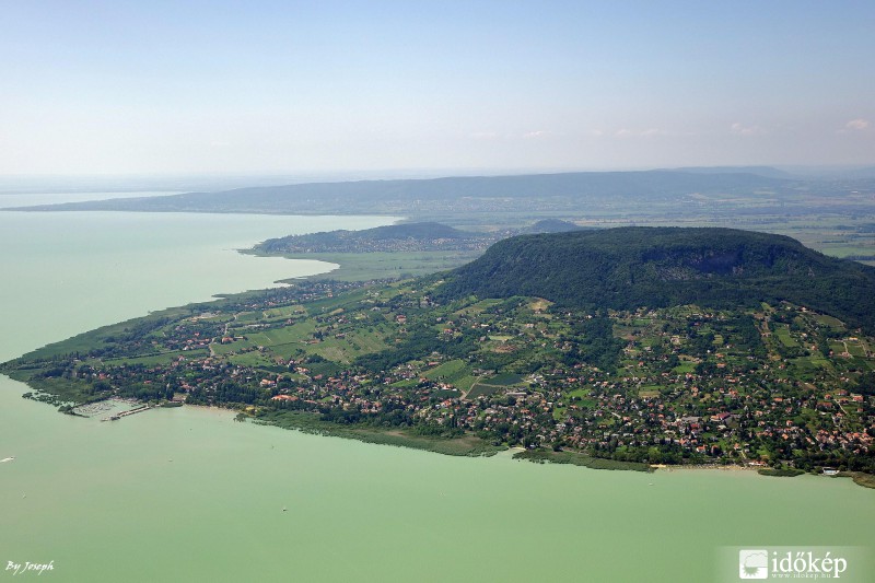 Repülőről fotózva,gyönyörű volt. 08.08 2014.