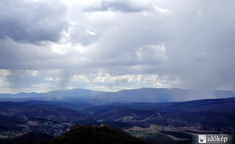 Salgó várából csodálva... 2015.04.01.