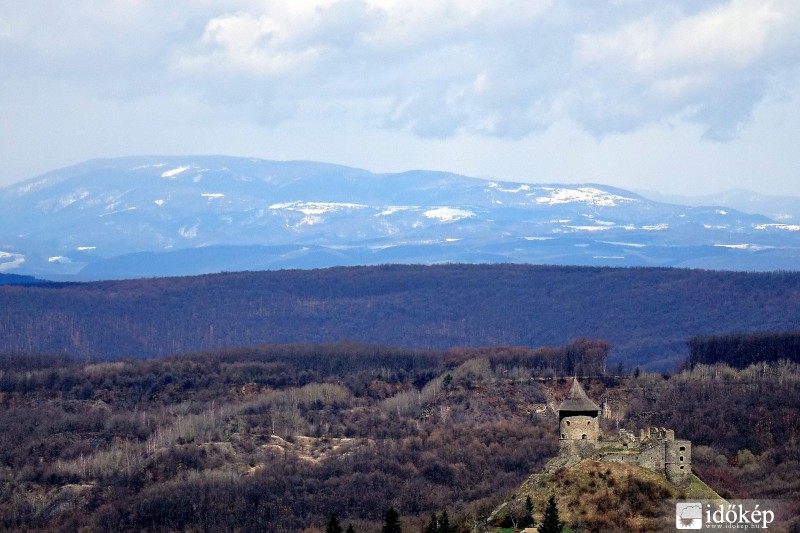Salgó várából csodálva... 2015.04.01.