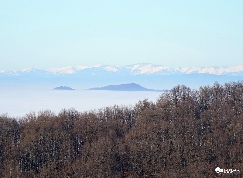 Gyönyörű látvány 2016-12-20 Karancs hegység és a Tátra