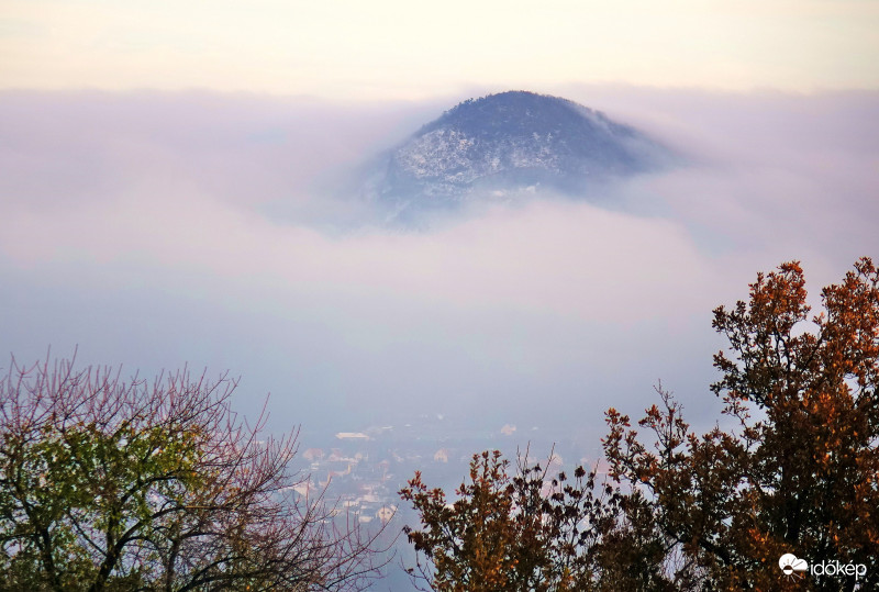 Délutáni  ködtakaró ölelése , Gulács 