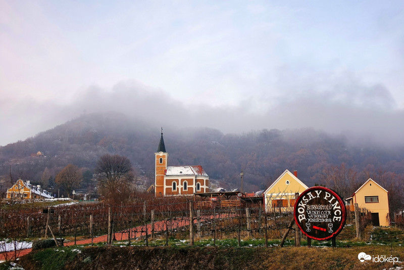 Délutáni  ködtakaró ölelése , Szent György-hegy 