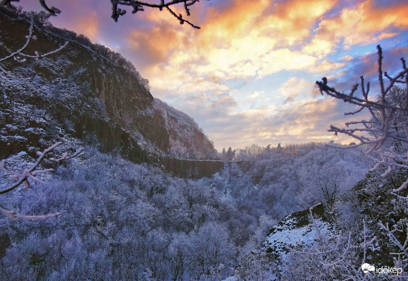 Gyönyörű látványban volt részem a Badacsony északi oldalán. 2018.12.20.
