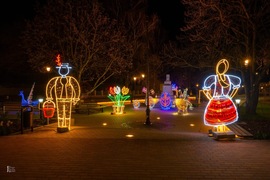 Nem mindennapi látvány van Tiszadada főterén   – ezt látnod kell!