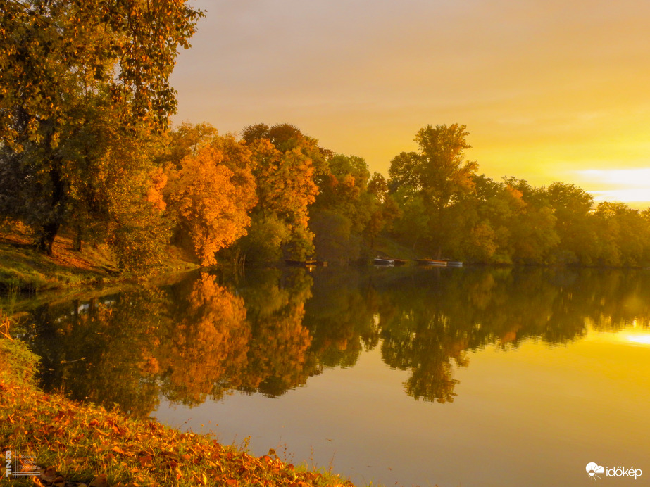 Ma esti csoda naplemente a tiszalöki Kis-Tiszán