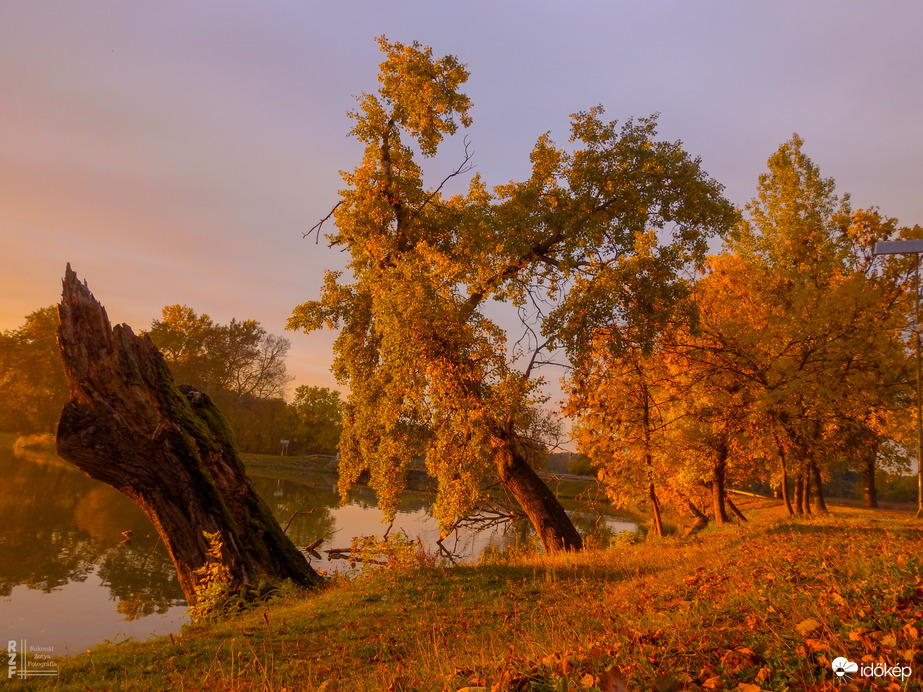 Ma esti csoda naplemente a tiszalöki Kis-Tiszán