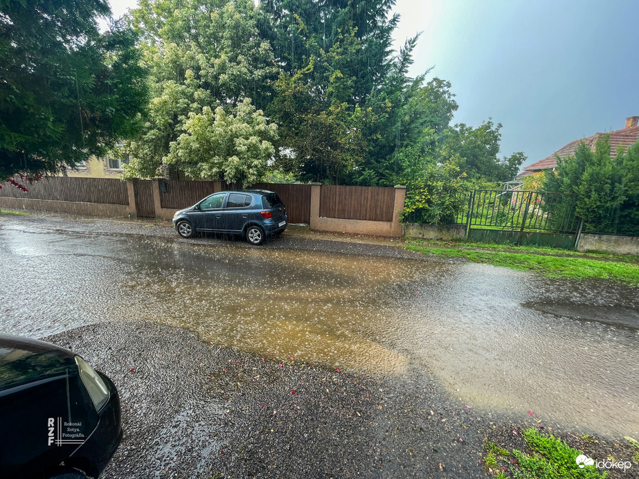 A szombatra ígért villámárvíz most érkezett meg Tiszalökre 
