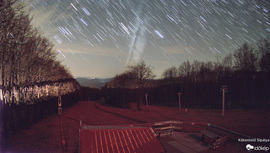 Űrmedúza szelte át a nyugati égboltot