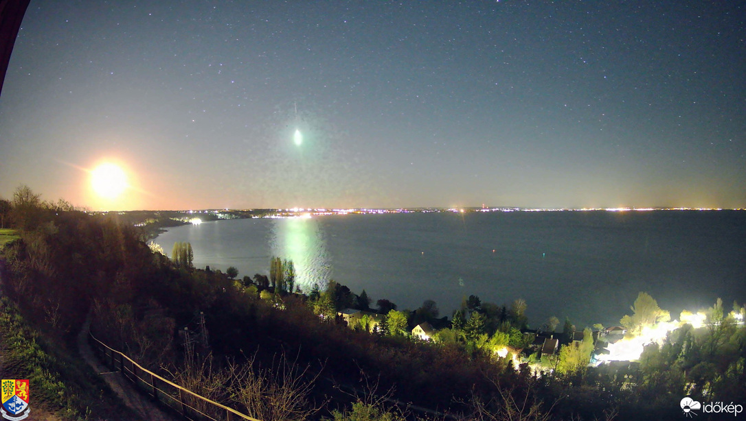 Tűzgömb a Balatonnál