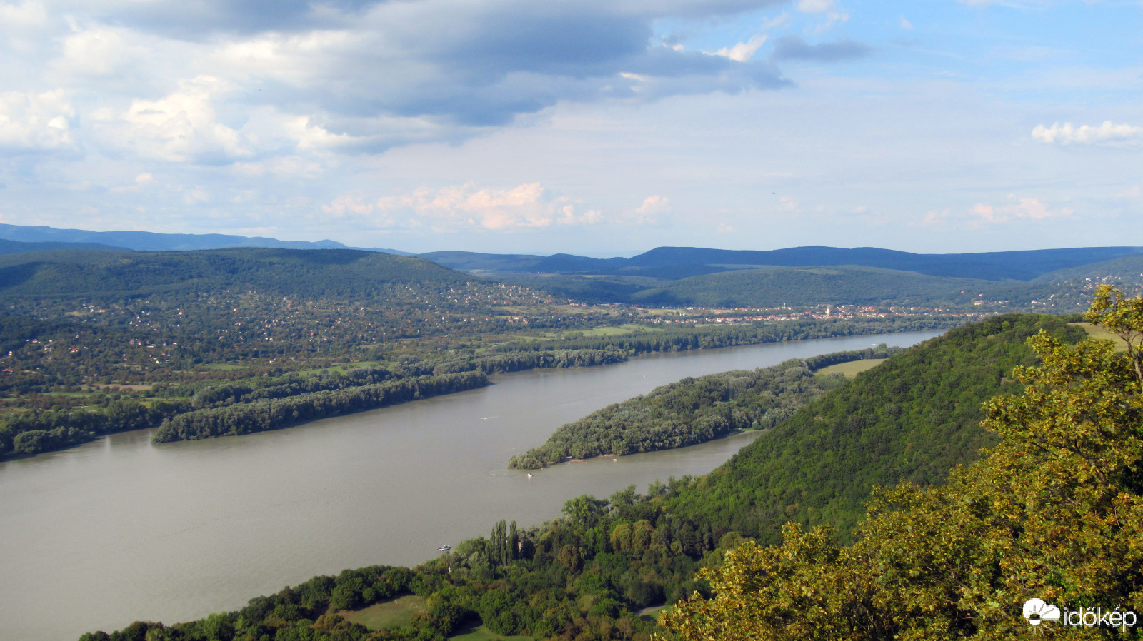 Szigetcsúcs a magasból