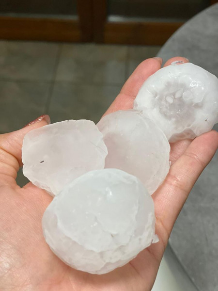 Tojásnyi jég Olaszországban (Forrás: Tornado in Italia)