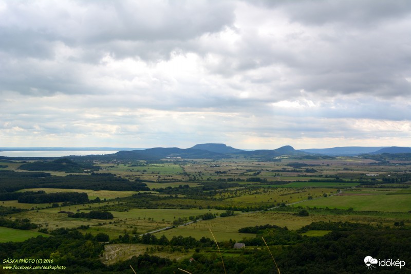 Kilátás a Hegyestűről Badacsony felé