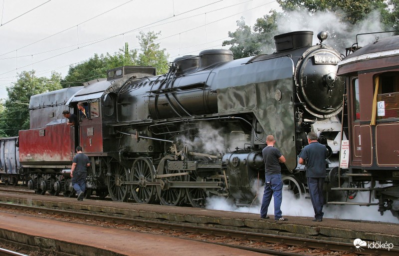 2016.09.24. 424-247 "Bivaly" Szob állomáson